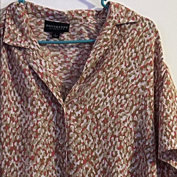 Women's Button Down Shirt - Multicolor Pattern - Picture 5 of 9
